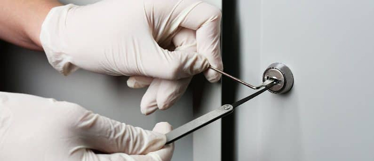 Commercial Emergency Locksmith August